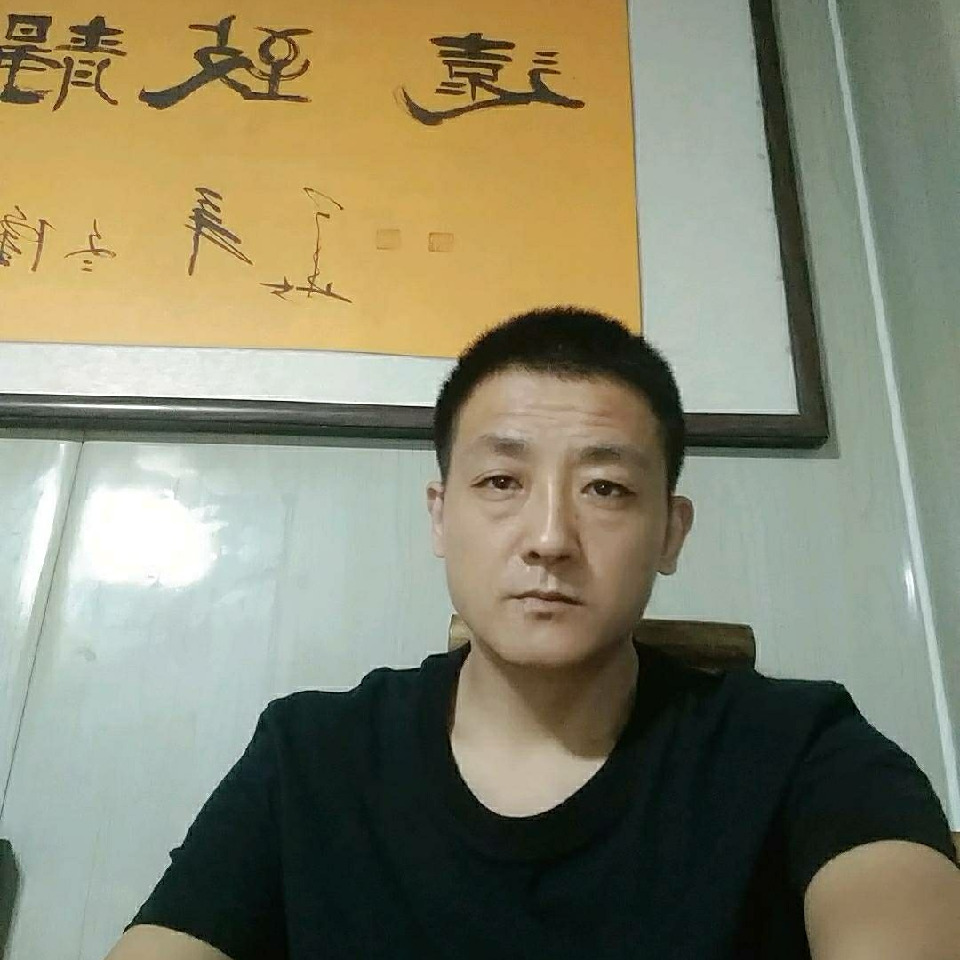 洪儿爱看新闻海报