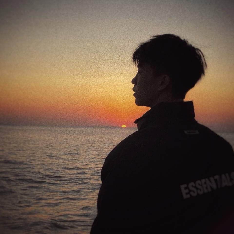 遗憾于深秋海报