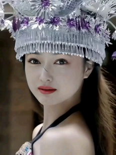 可爱甜美的苗族小姐姐来了