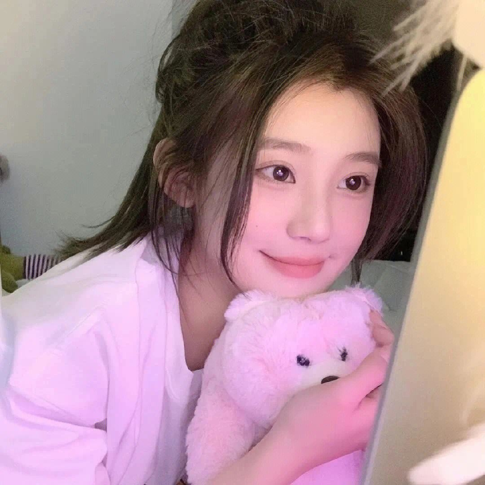 新萌妹子求关注吖海报